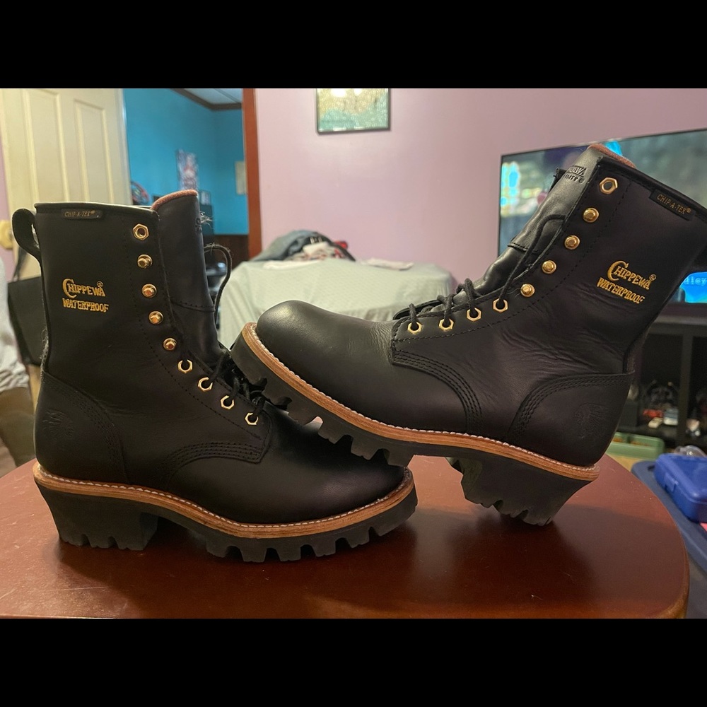 Black leather steel toe Chippewa boots